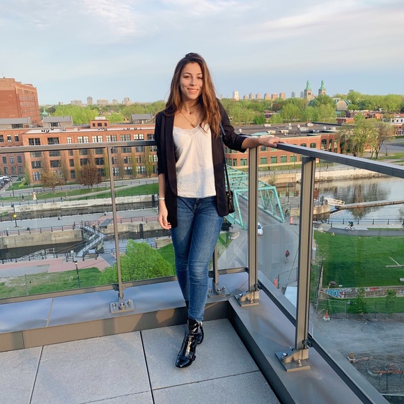 Meet your Posher, Victoria - Picture 7 of 8